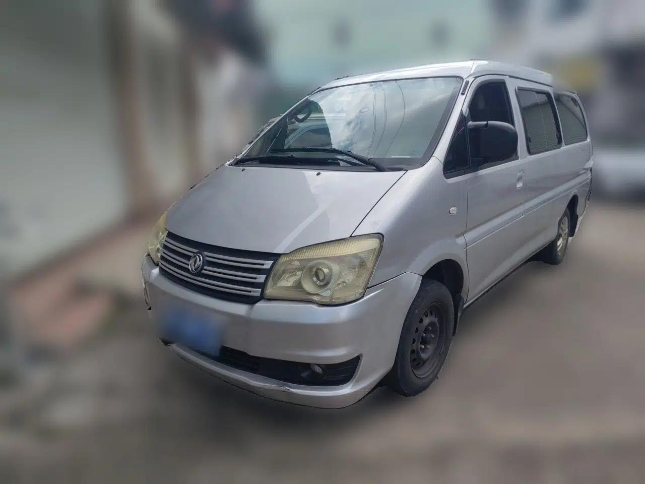 FORTHING Lingzhi 2019 Facelifted M3L 1.6L 7-Seater Standard Model — миниатюра 1