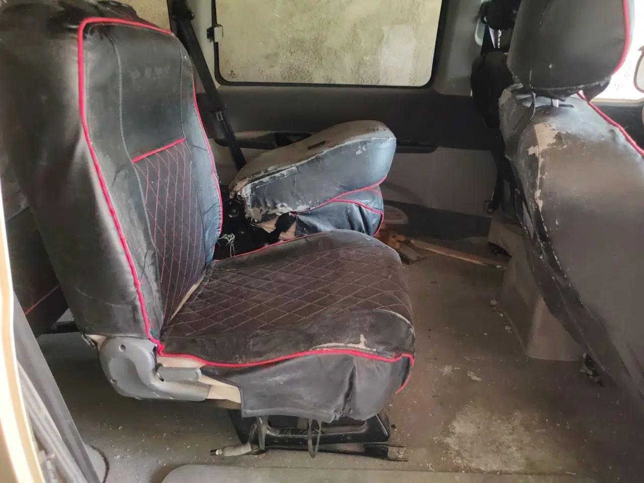 FORTHING Lingzhi 2016 V3 1.5L 7-Seater Comfort Model China V Standard — миниатюра 17