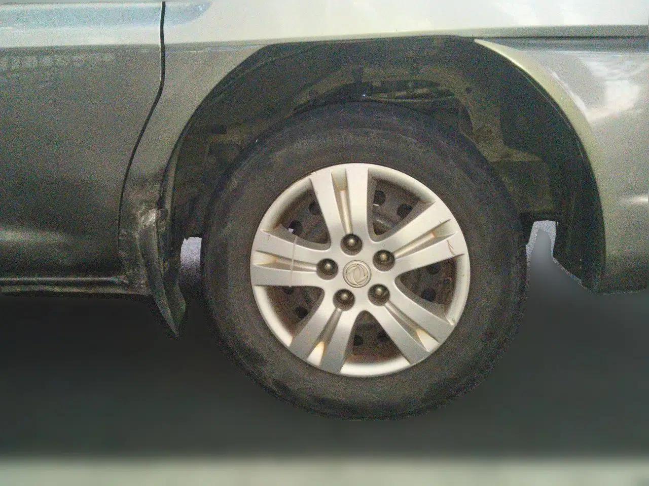 FORTHING Lingzhi 2015 V3 1.6L 7-Seater Comfort Model — миниатюра 1