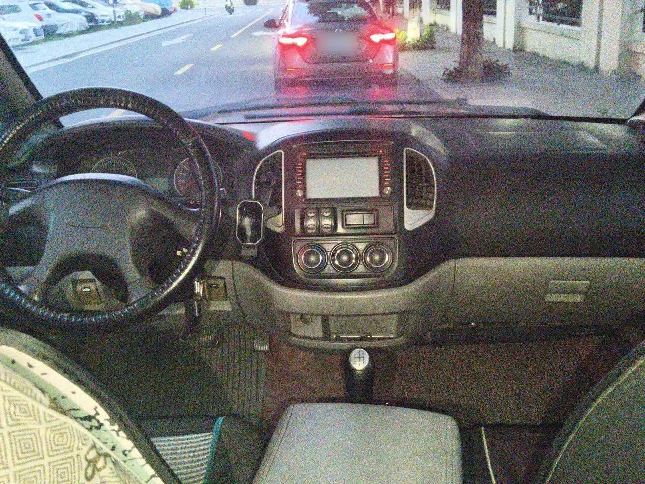 FORTHING Lingzhi 2015 V3 1.6L 7-Seater Comfort Model — миниатюра 9