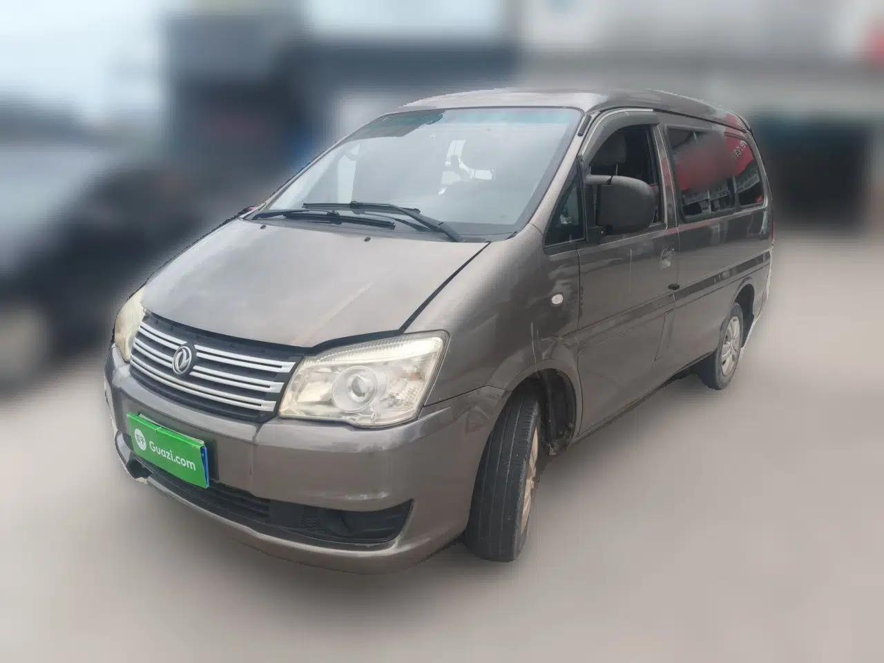 FORTHING Lingzhi 2018 M3 1.5L 5-Seat Base Model — миниатюра 1