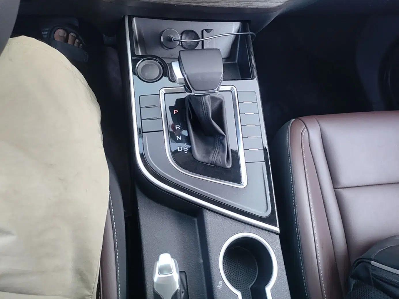 FORTHING T5 2022 Shengshi Edition 1.5T Automatic Dream Version Five Seats — миниатюра 16