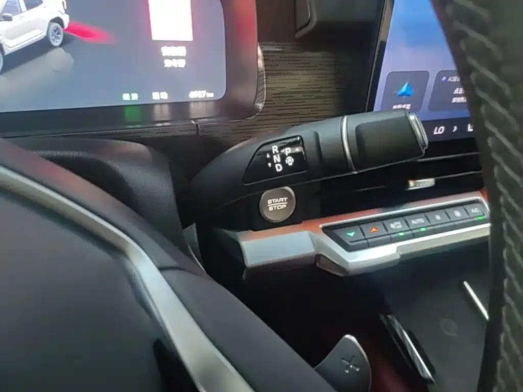Tank 400 New Energy 2026 Hi4-T Smart Edition — миниатюра 14
