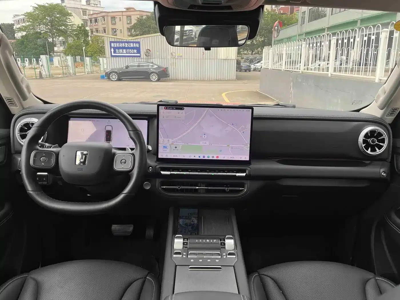 Tank 300 New Energy 2025 Hi4-T 37.1kWh — миниатюра 9