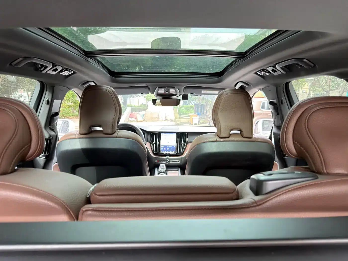 2023 Volvo XC60 B5 AWD Inscription Luxury Edition — миниатюра 16