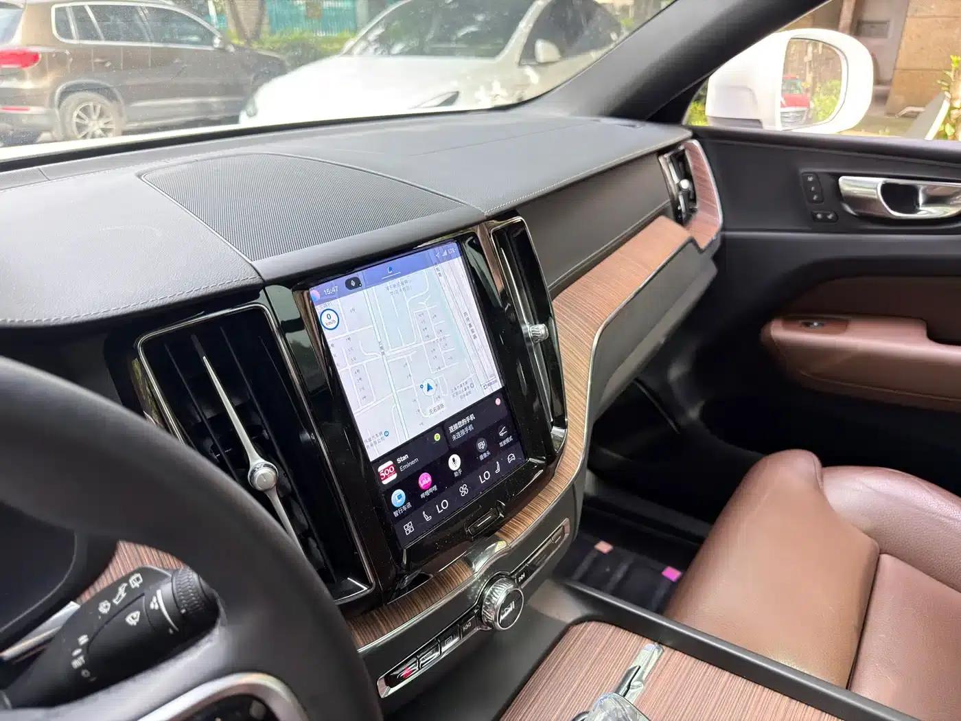 2023 Volvo XC60 B5 AWD Inscription Luxury Edition — миниатюра 10
