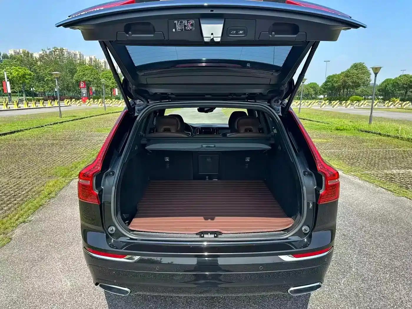 2021 Volvo XC60 T5 AWD Inscription Luxury Edition — миниатюра 11