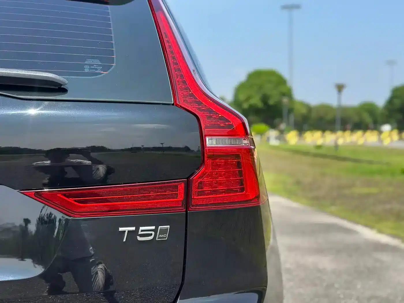 2021 Volvo XC60 T5 AWD Inscription Luxury Edition — миниатюра 10