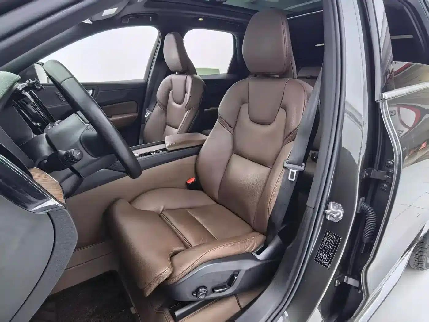 2022 Volvo XC60 B5 AWD Inscription Luxury Edition — миниатюра 15