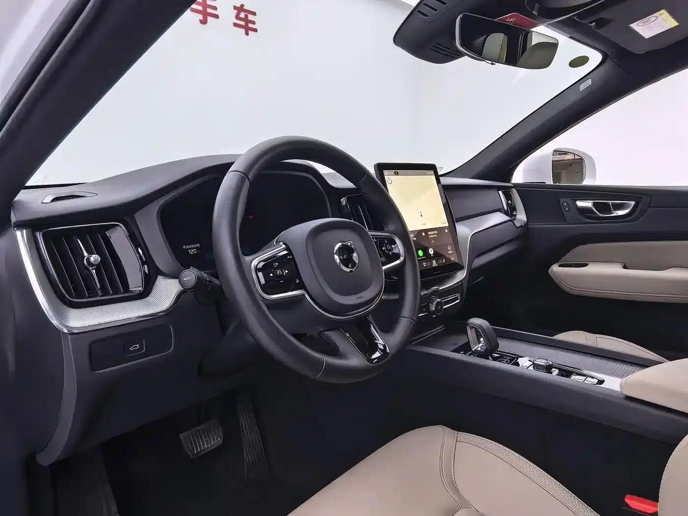 2026 Volvo XC60 B5 AWD Inscription Luxury Edition — миниатюра 12