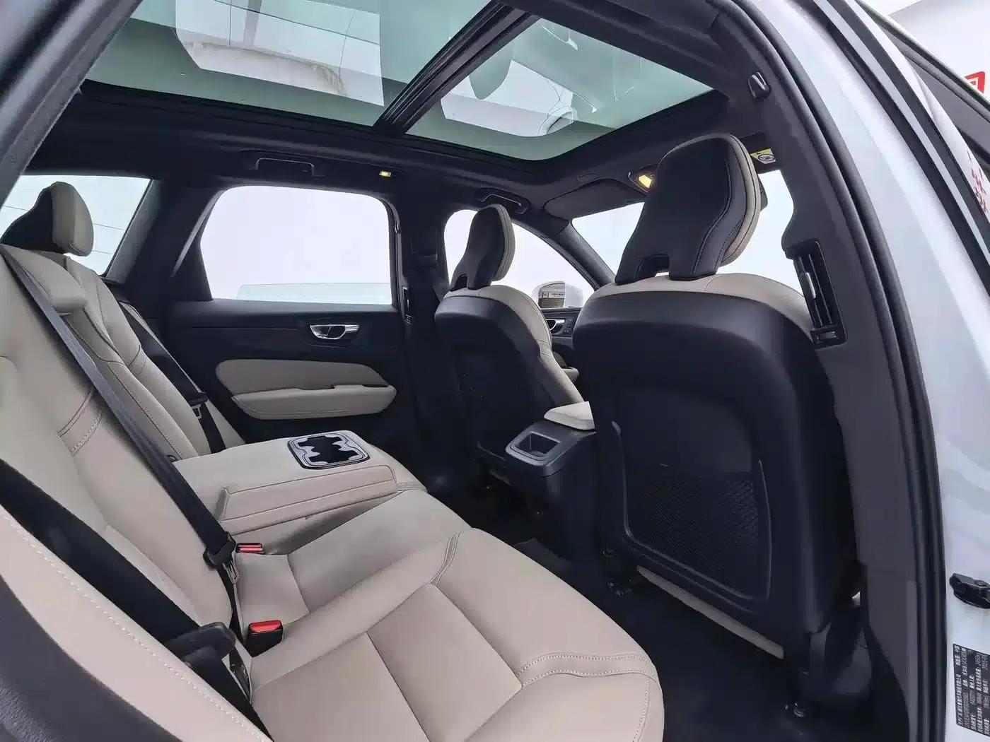 2026 Volvo XC60 B5 AWD Inscription Luxury Edition — миниатюра 13