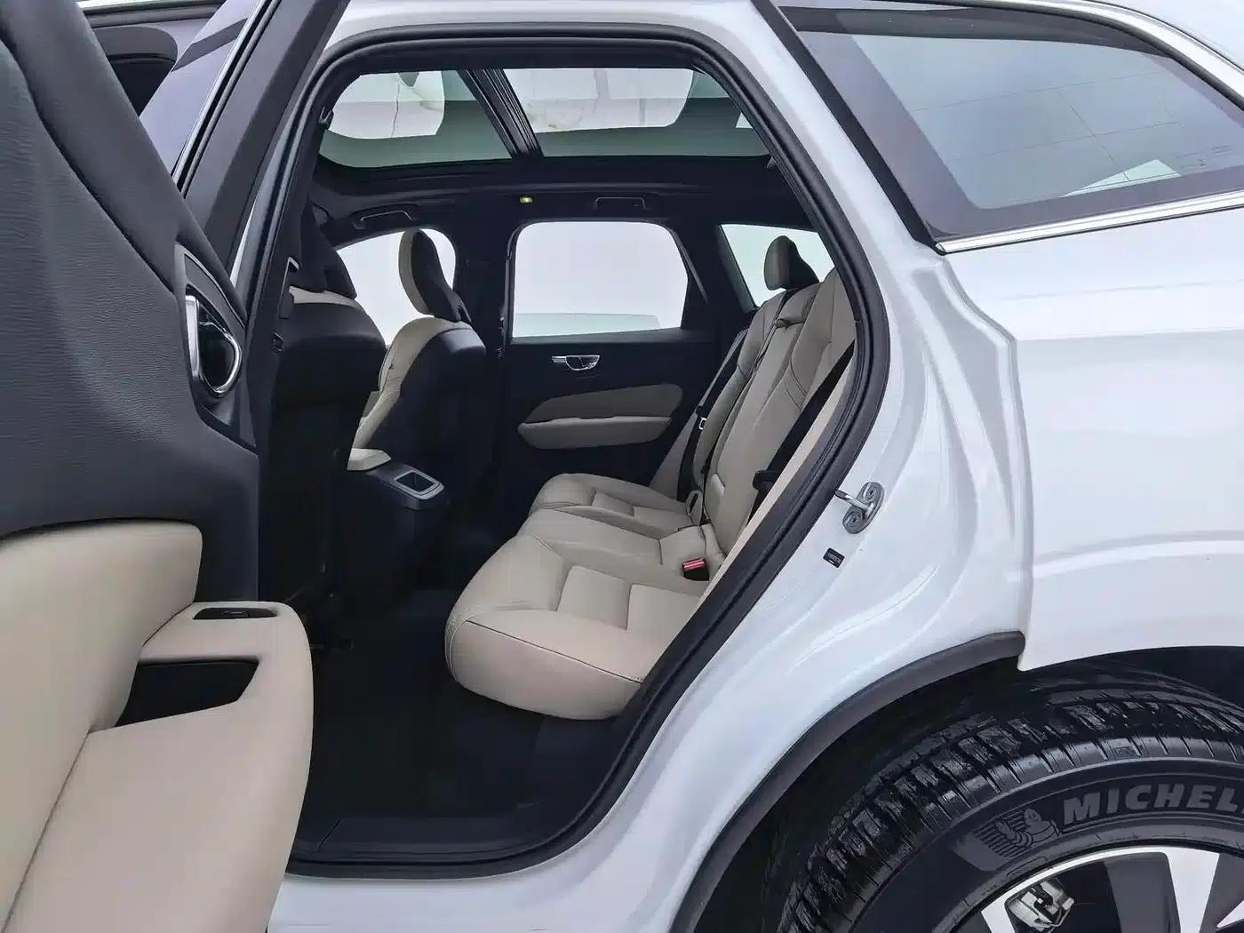 2026 Volvo XC60 B5 AWD Inscription Luxury Edition — миниатюра 15
