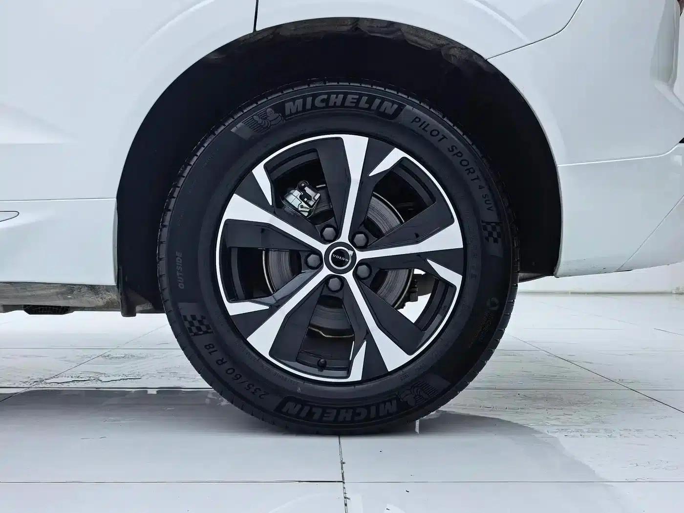 2026 Volvo XC60 B5 AWD Inscription Luxury Edition — миниатюра 27