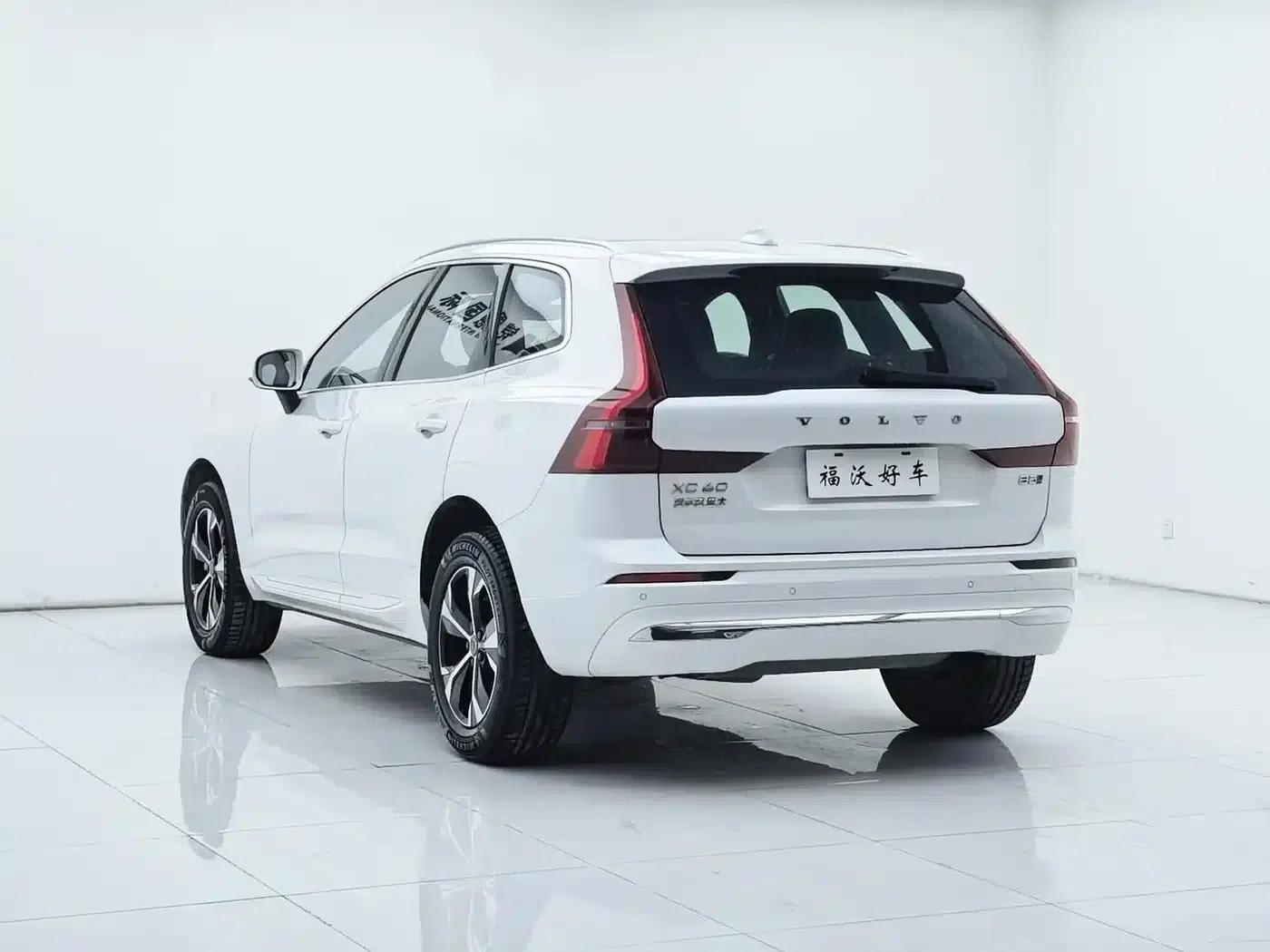 2026 Volvo XC60 B5 AWD Inscription Luxury Edition — миниатюра 32