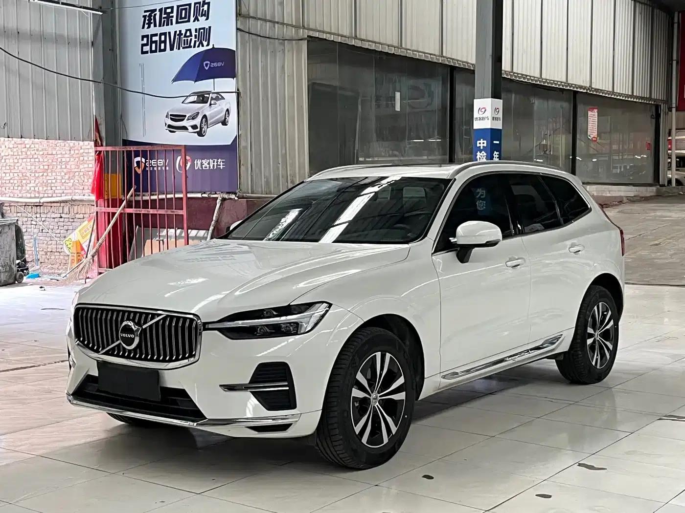 2023 Volvo XC60 B5 AWD Inscription Luxury Edition — миниатюра 1