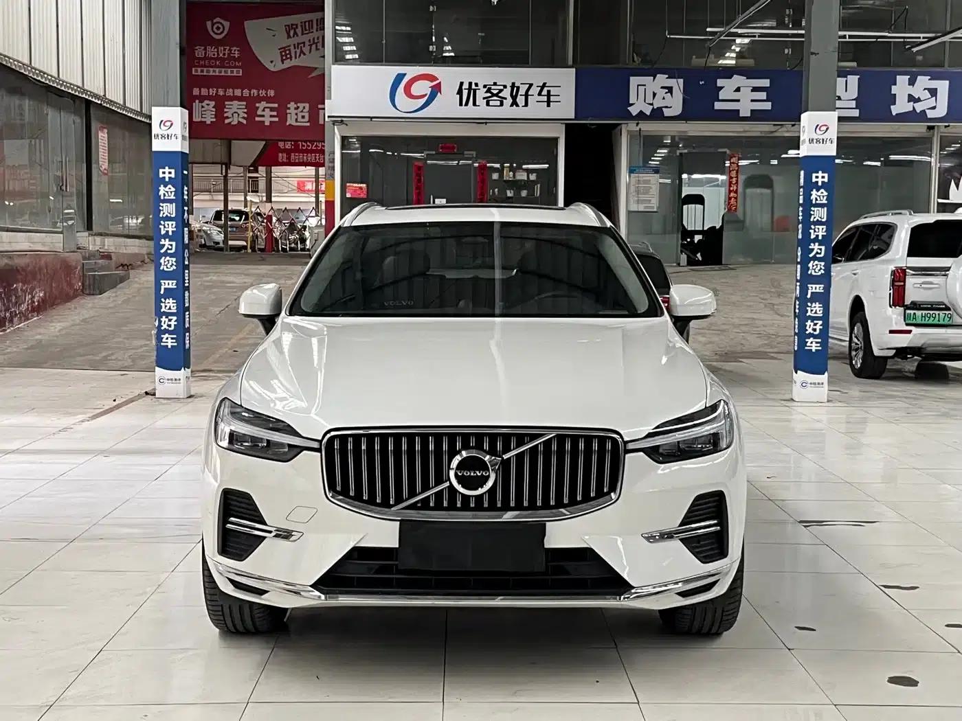 2023 Volvo XC60 B5 AWD Inscription Luxury Edition — миниатюра 2
