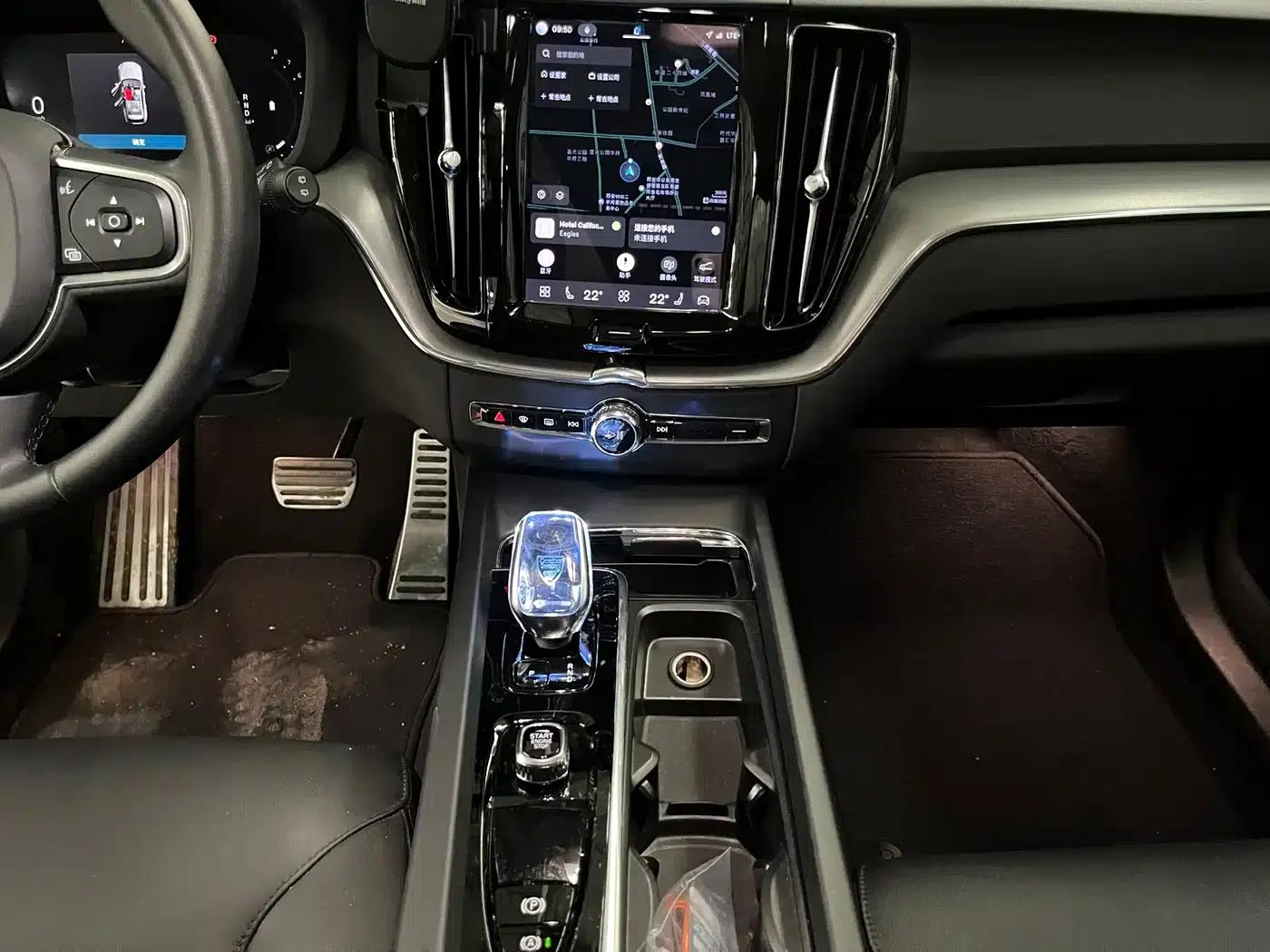 2023 Volvo XC60 B5 AWD Inscription Luxury Edition — миниатюра 11