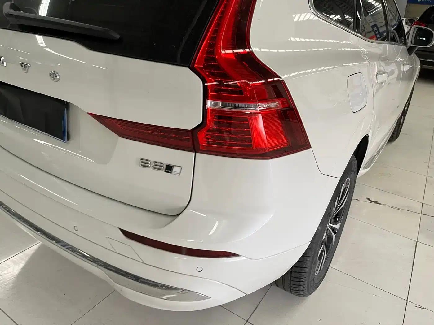 2023 Volvo XC60 B5 AWD Inscription Luxury Edition — миниатюра 19