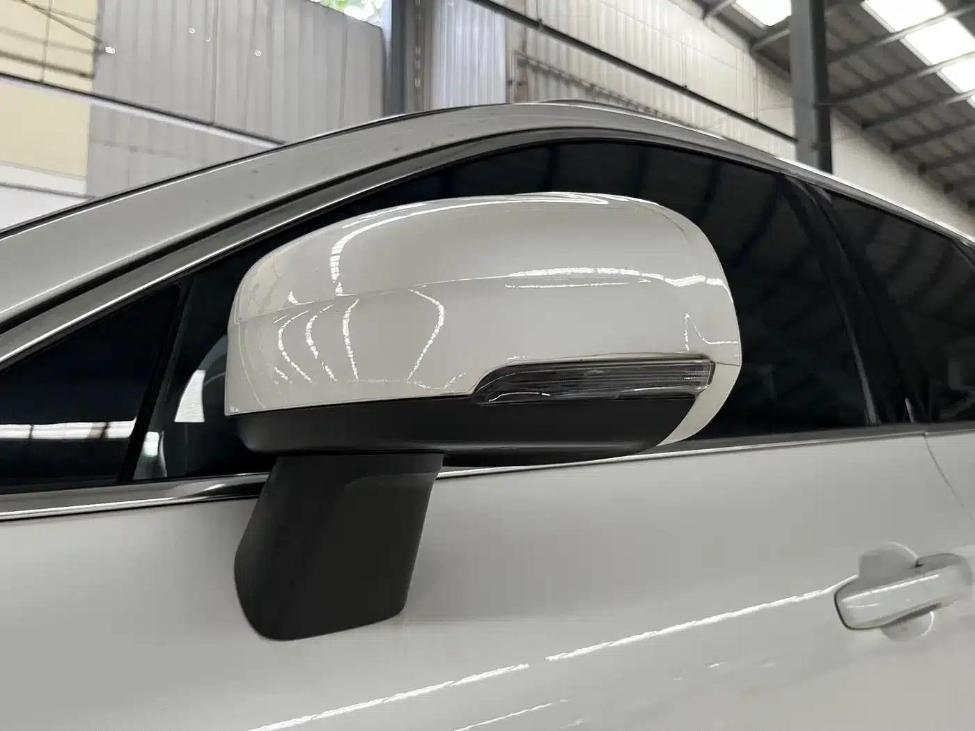 2023 Volvo XC60 B5 AWD Inscription Luxury Edition — миниатюра 5