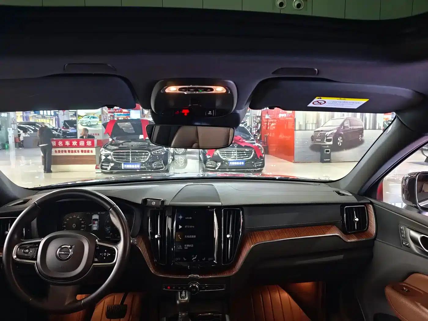 2021 Volvo XC60 T5 AWD Inscription Luxury Edition — миниатюра 13