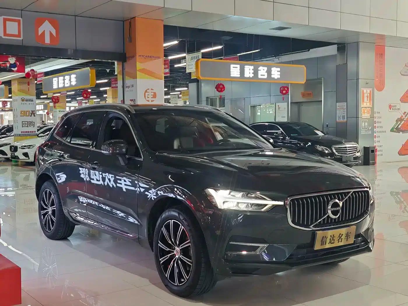 2021 Volvo XC60 T5 AWD Inscription Luxury Edition — миниатюра 3