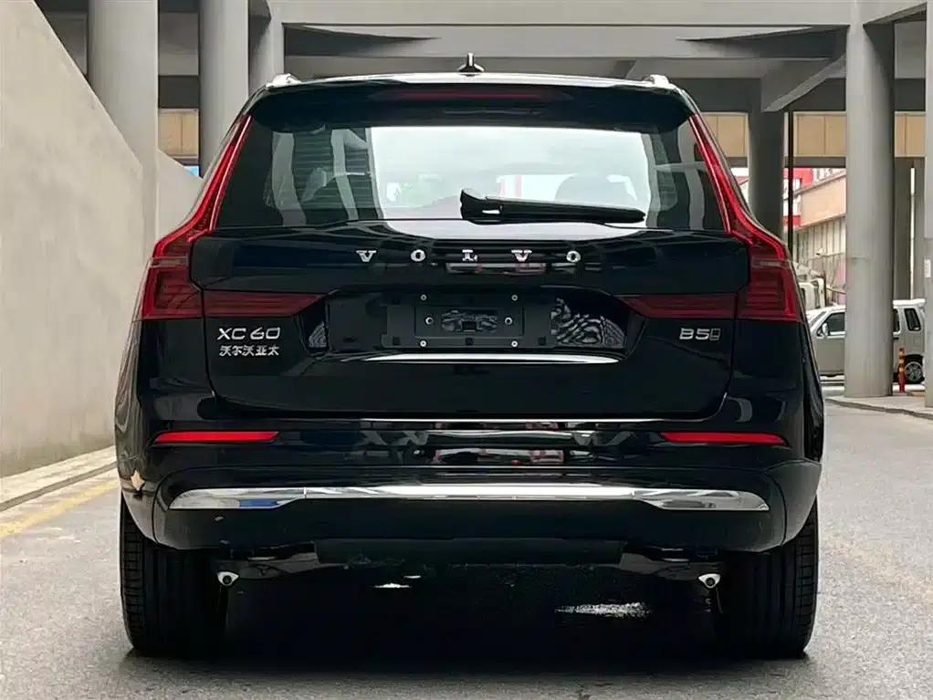 2026 Volvo XC60 B5 AWD Inscription Luxury Edition — миниатюра 4