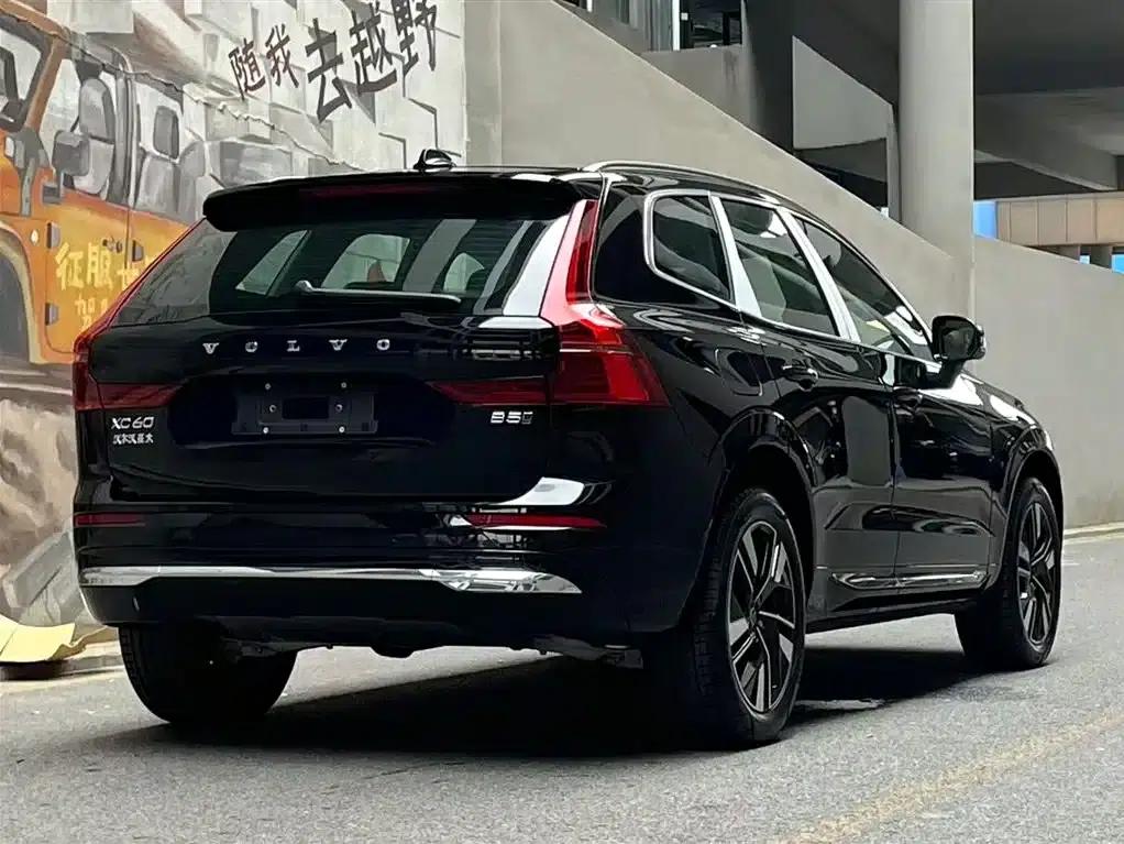 2026 Volvo XC60 B5 AWD Inscription Luxury Edition — миниатюра 5