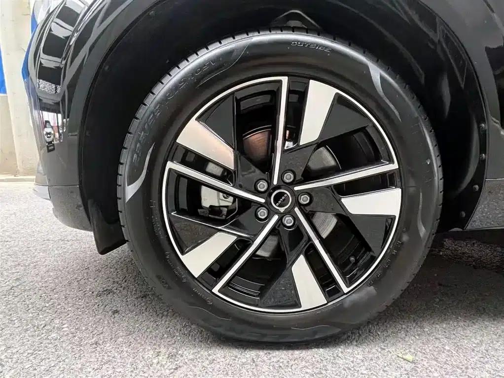 2026 Volvo XC60 B5 AWD Inscription Luxury Edition — миниатюра 6