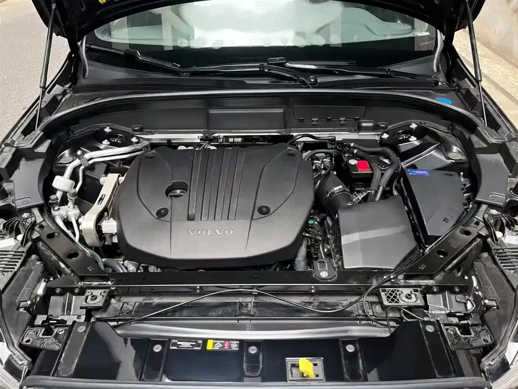 2026 Volvo XC60 B5 AWD Inscription Luxury Edition — миниатюра 7