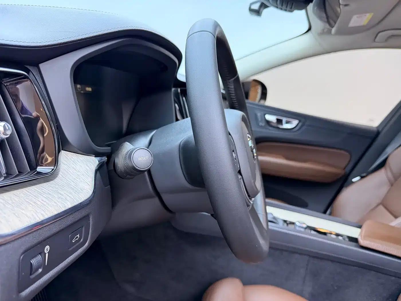 2020 Volvo XC60 T5 AWD Inscription Luxury Edition — миниатюра 11