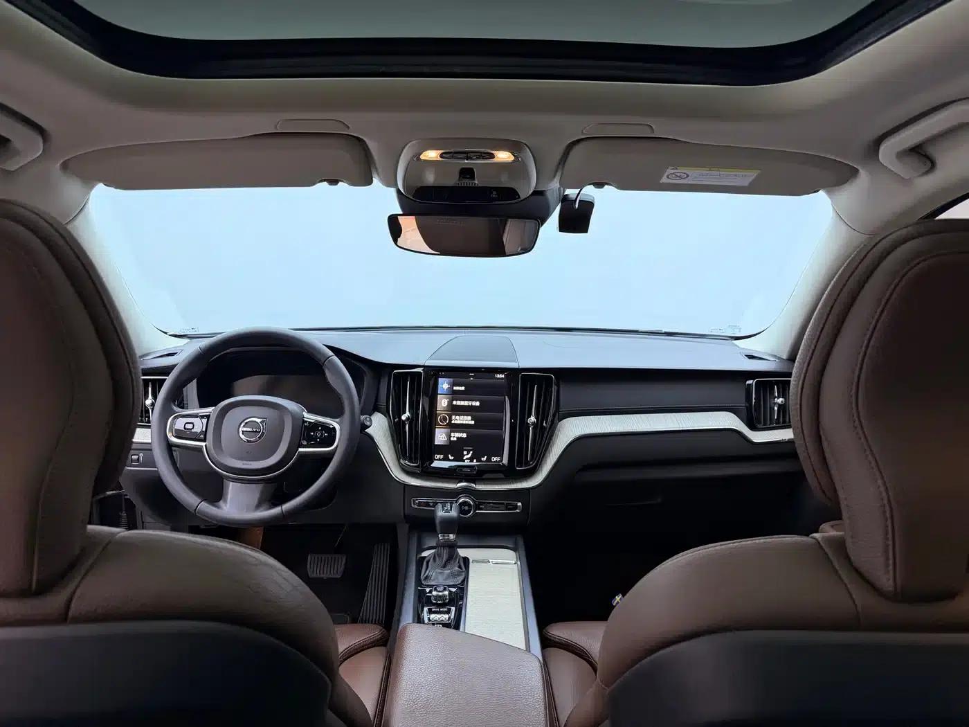 2020 Volvo XC60 T5 AWD Inscription Luxury Edition — миниатюра 17