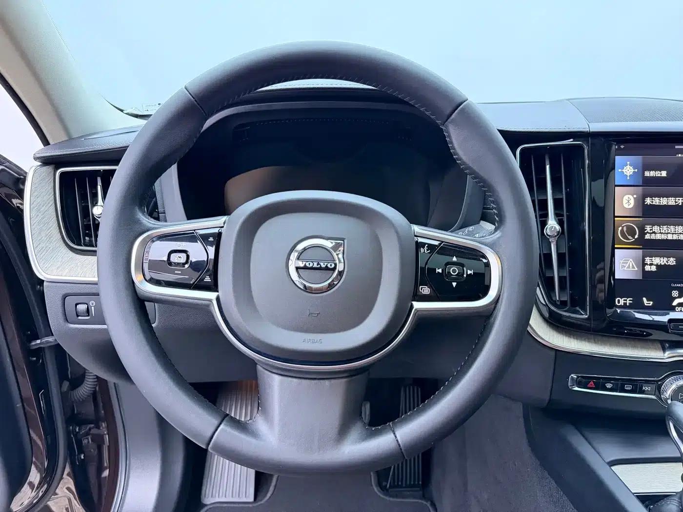 2020 Volvo XC60 T5 AWD Inscription Luxury Edition — миниатюра 19