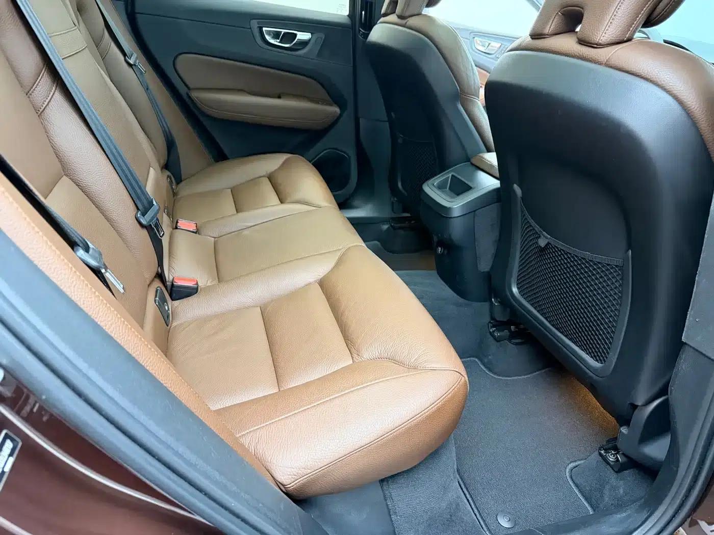 2020 Volvo XC60 T5 AWD Inscription Luxury Edition — миниатюра 20