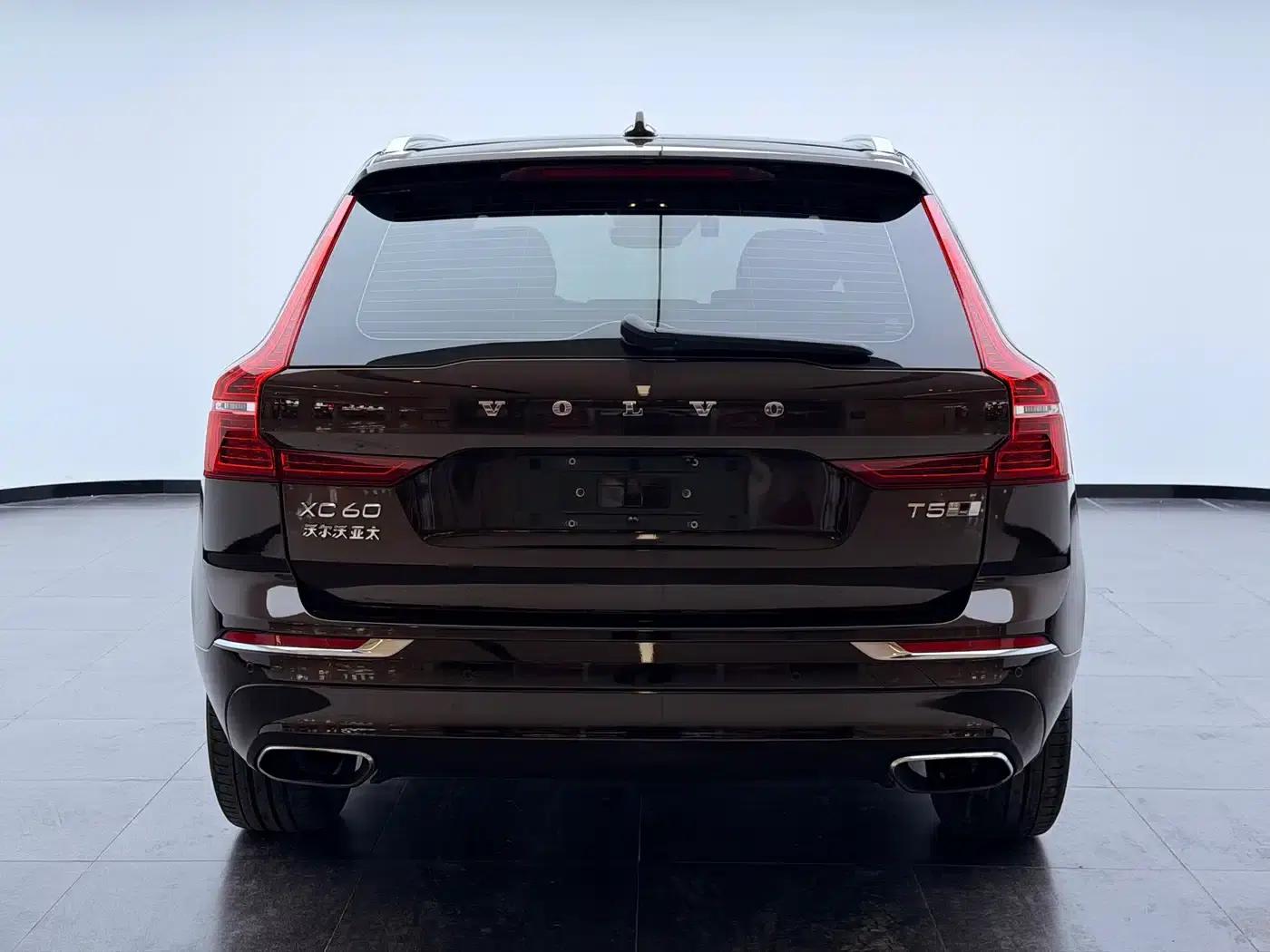 2020 Volvo XC60 T5 AWD Inscription Luxury Edition — миниатюра 6