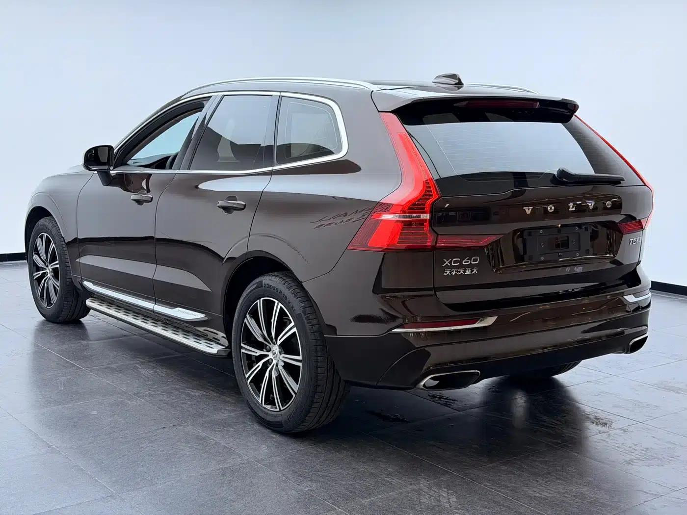 2020 Volvo XC60 T5 AWD Inscription Luxury Edition — миниатюра 7
