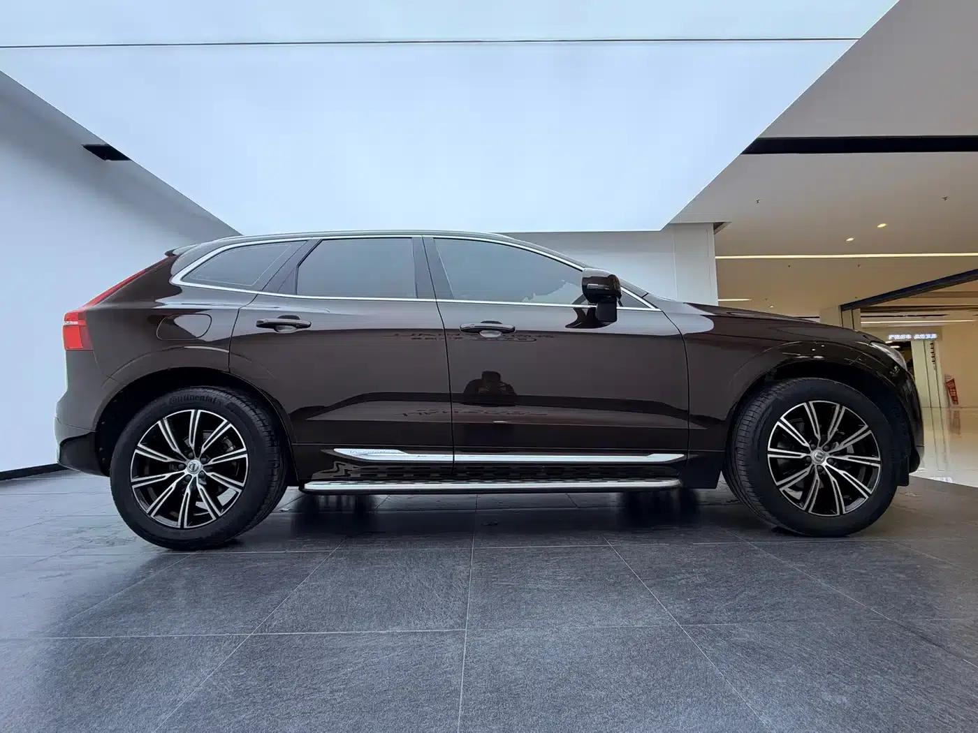 2020 Volvo XC60 T5 AWD Inscription Luxury Edition — миниатюра 8