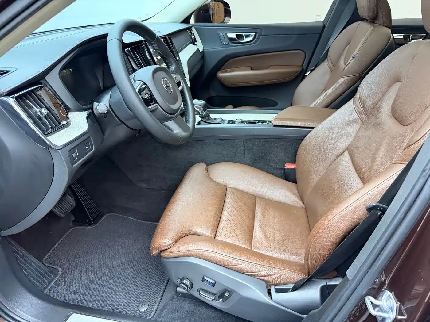 2020 Volvo XC60 T5 AWD Inscription Luxury Edition — миниатюра 10