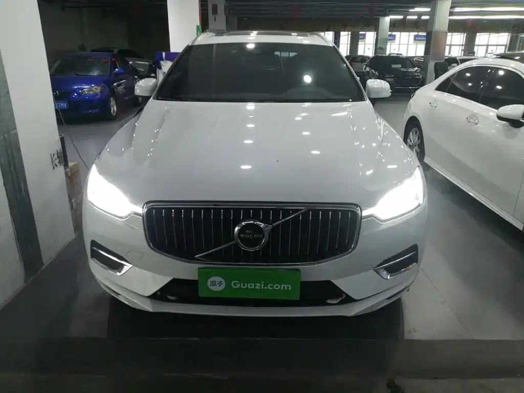 2021 Volvo XC60 T5 AWD Inscription Luxury Edition — миниатюра 3