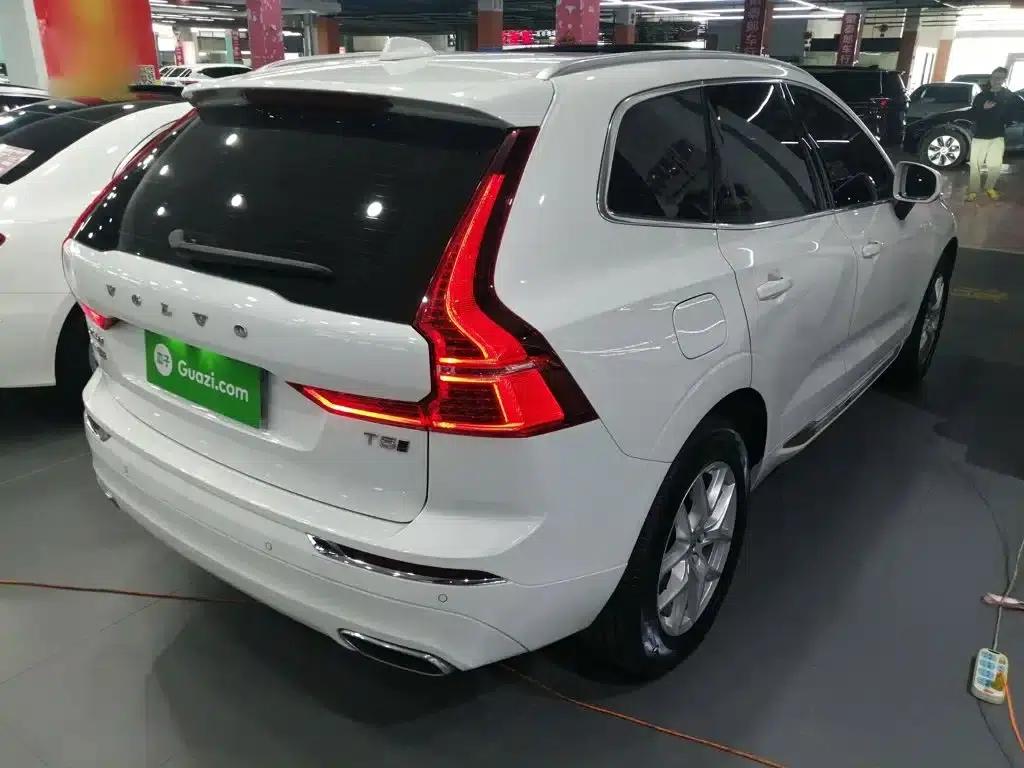 2021 Volvo XC60 T5 AWD Inscription Luxury Edition — миниатюра 5