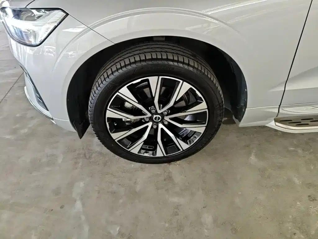 2024 Volvo XC60 B5 AWD Inscription Luxury Edition — миниатюра 23