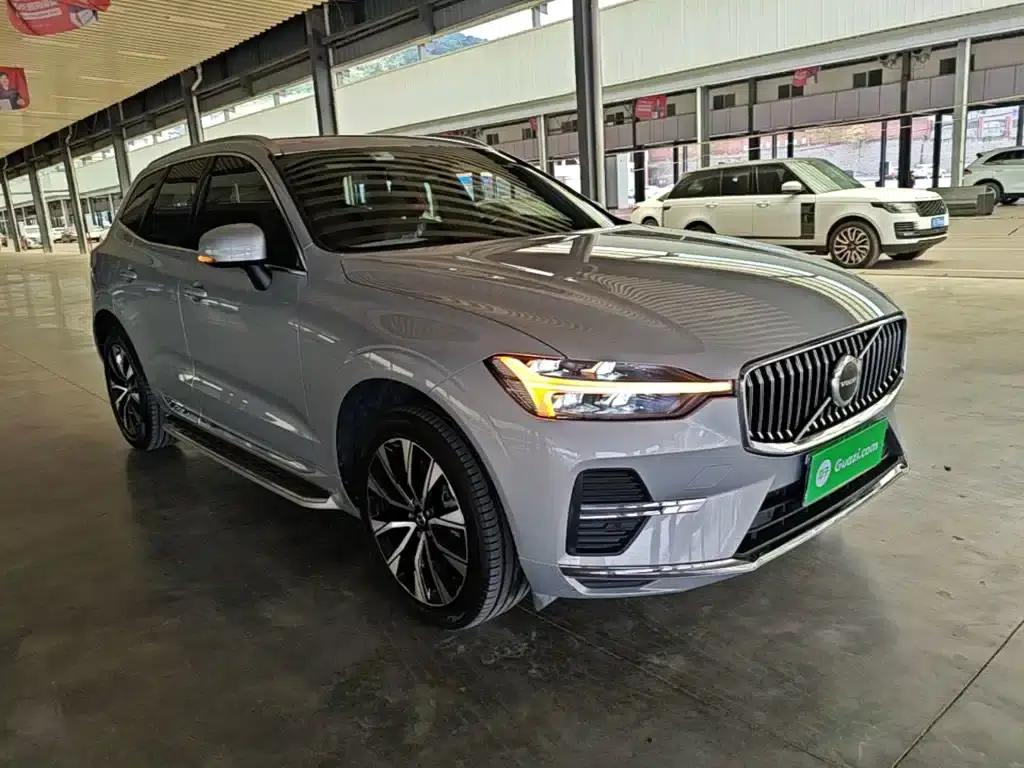 2024 Volvo XC60 B5 AWD Inscription Luxury Edition — миниатюра 4