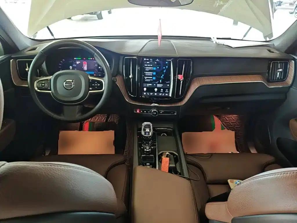 2024 Volvo XC60 B5 AWD Inscription Luxury Edition — миниатюра 10