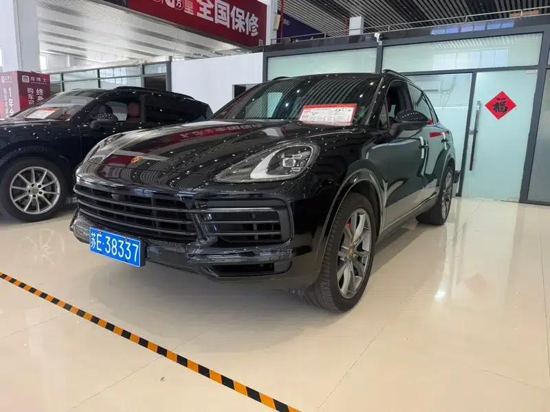 2023 Cayenne 3.0T Platinum Edition — миниатюра 1