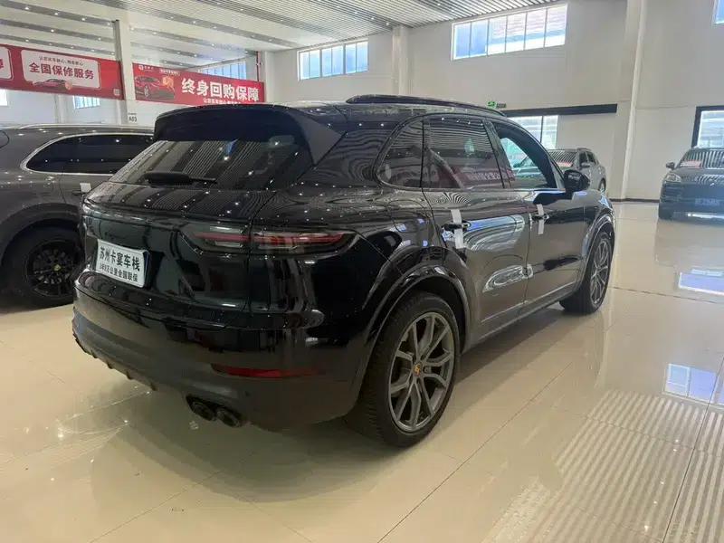 2023 Cayenne 3.0T Platinum Edition — миниатюра 5
