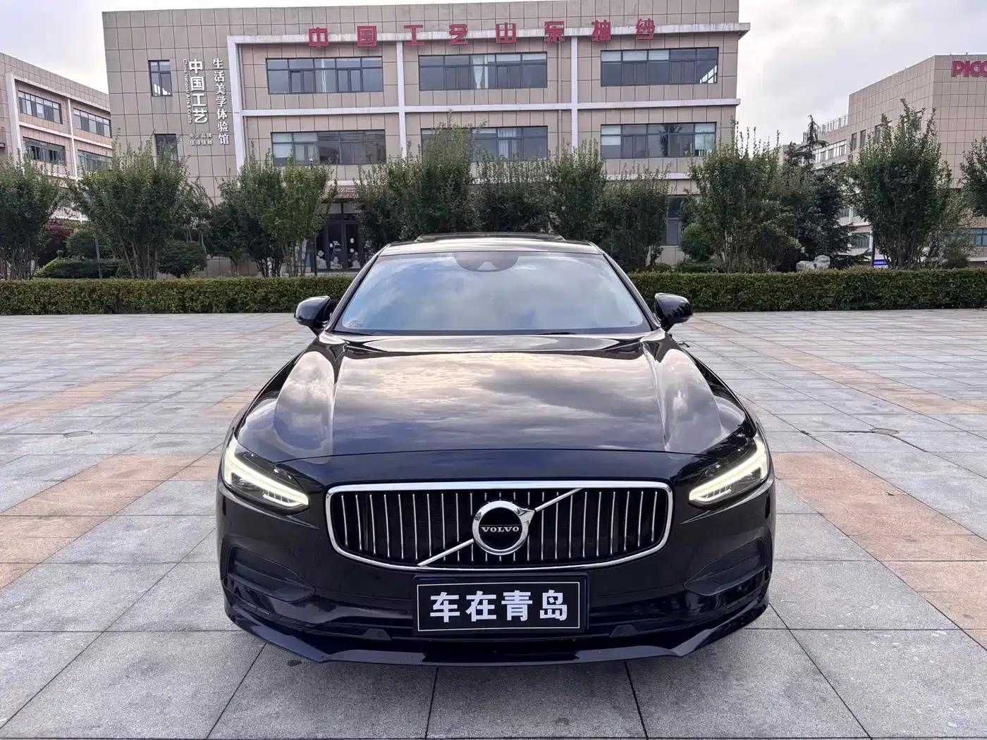 2018 Volvo S90 T4 Smart Edition — миниатюра 1