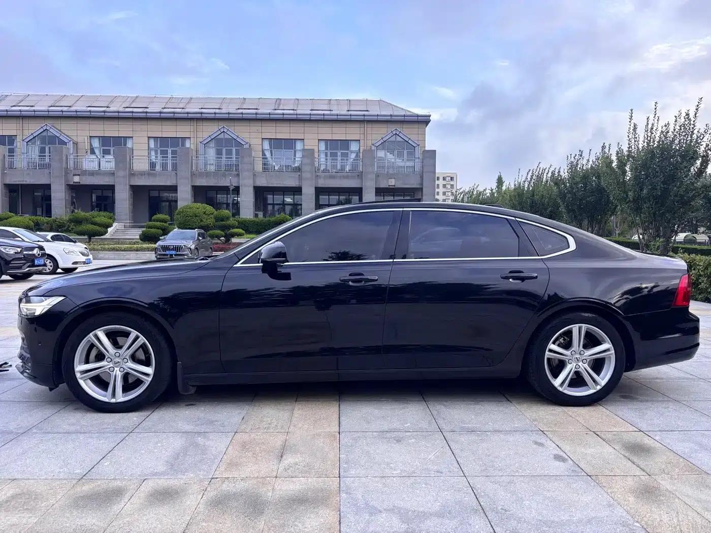 2018 Volvo S90 T4 Smart Edition — миниатюра 6
