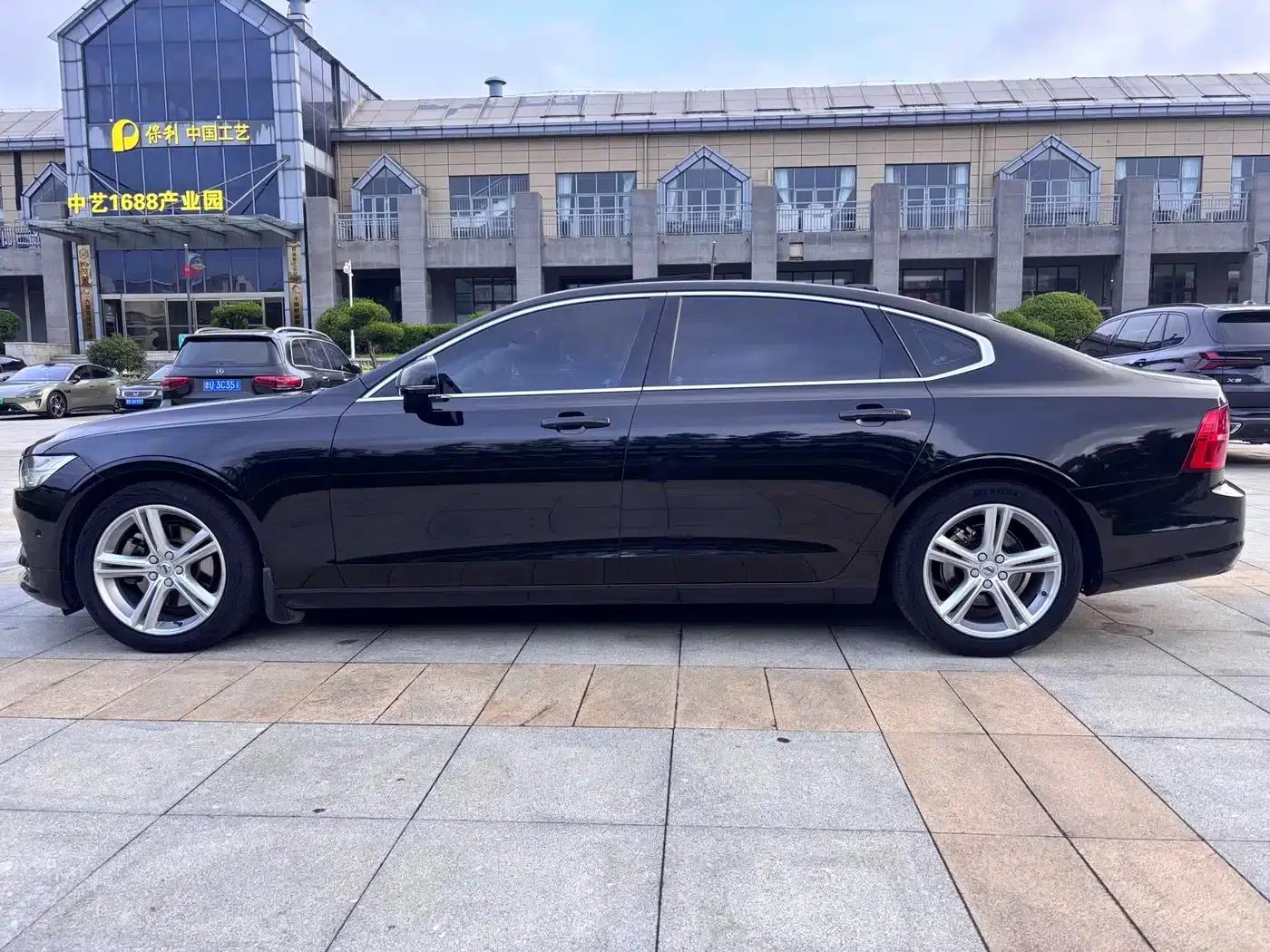 2018 Volvo S90 T4 Smart Edition — миниатюра 8
