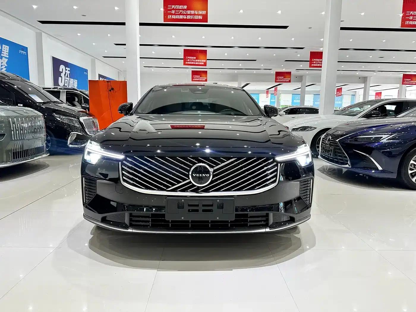 2026 Volvo S90 B5 Smart Luxury Edition — миниатюра 2