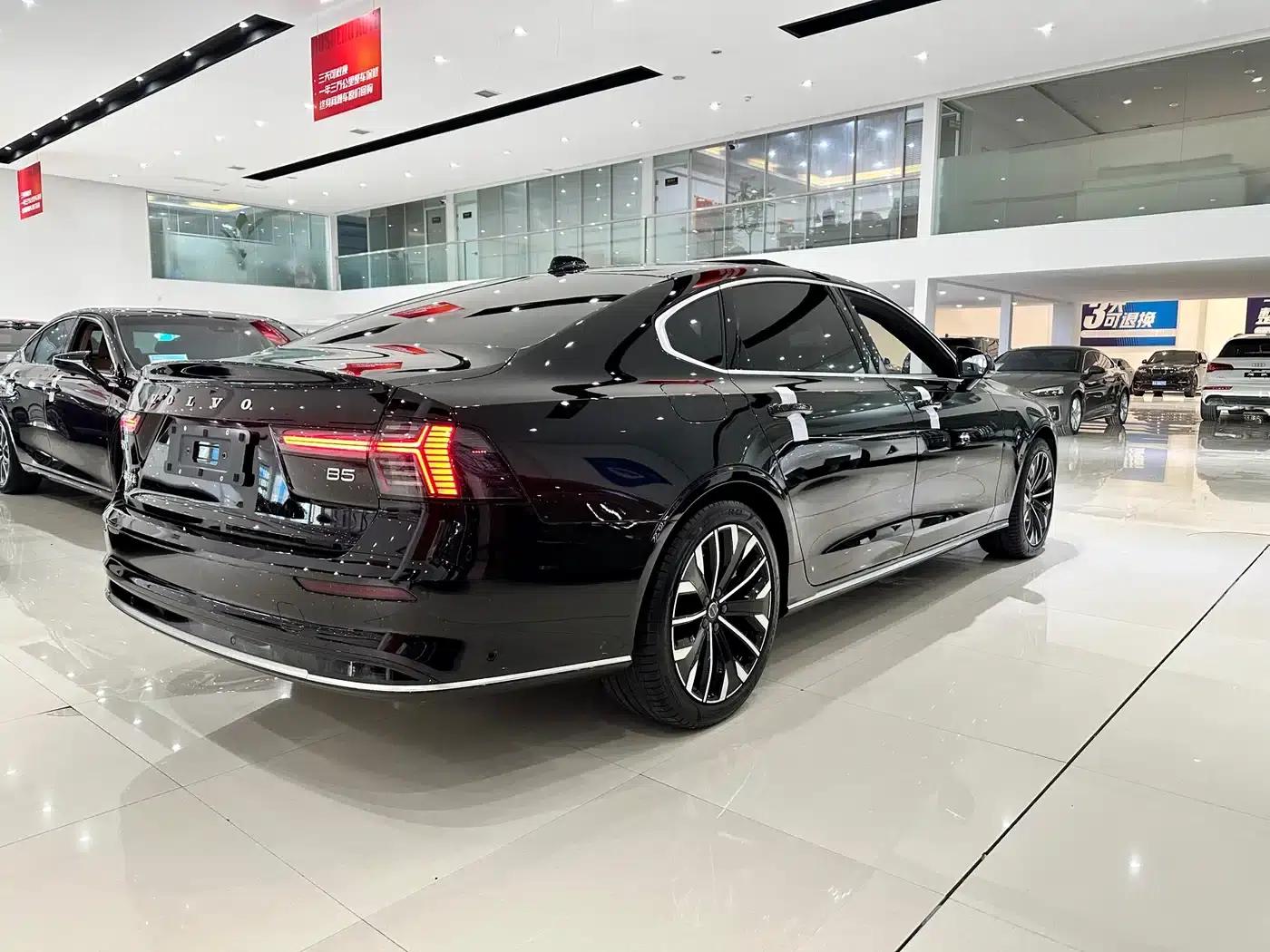 2026 Volvo S90 B5 Smart Luxury Edition — миниатюра 4