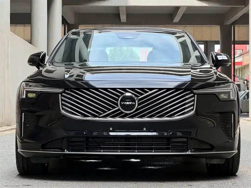 2026 Volvo S90 B5 Smart Luxury Edition — миниатюра 2